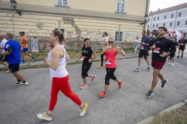Osijek: Humanitarna utrka "Pretrči 5 za Pokret"