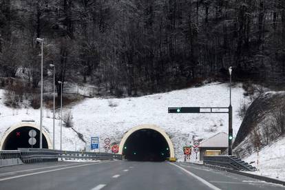 Snježni Uskrs: U Delnicama pao snijeg, a fotografije su čarobne