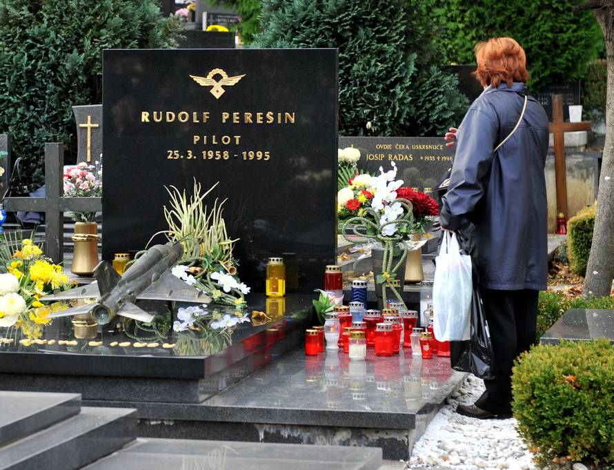 Rudolf Perešin prebjegao je iz JNA u MIG-u. Sa posljednjeg leta nije se vratio supruzi i kćeri