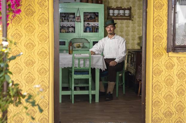 Komletinci: Obitelj Čelebić njeguje stare slavonske običaje