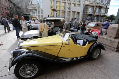 Dašak povijesti usred Rijeke: Tradicionalni susret oldtimera