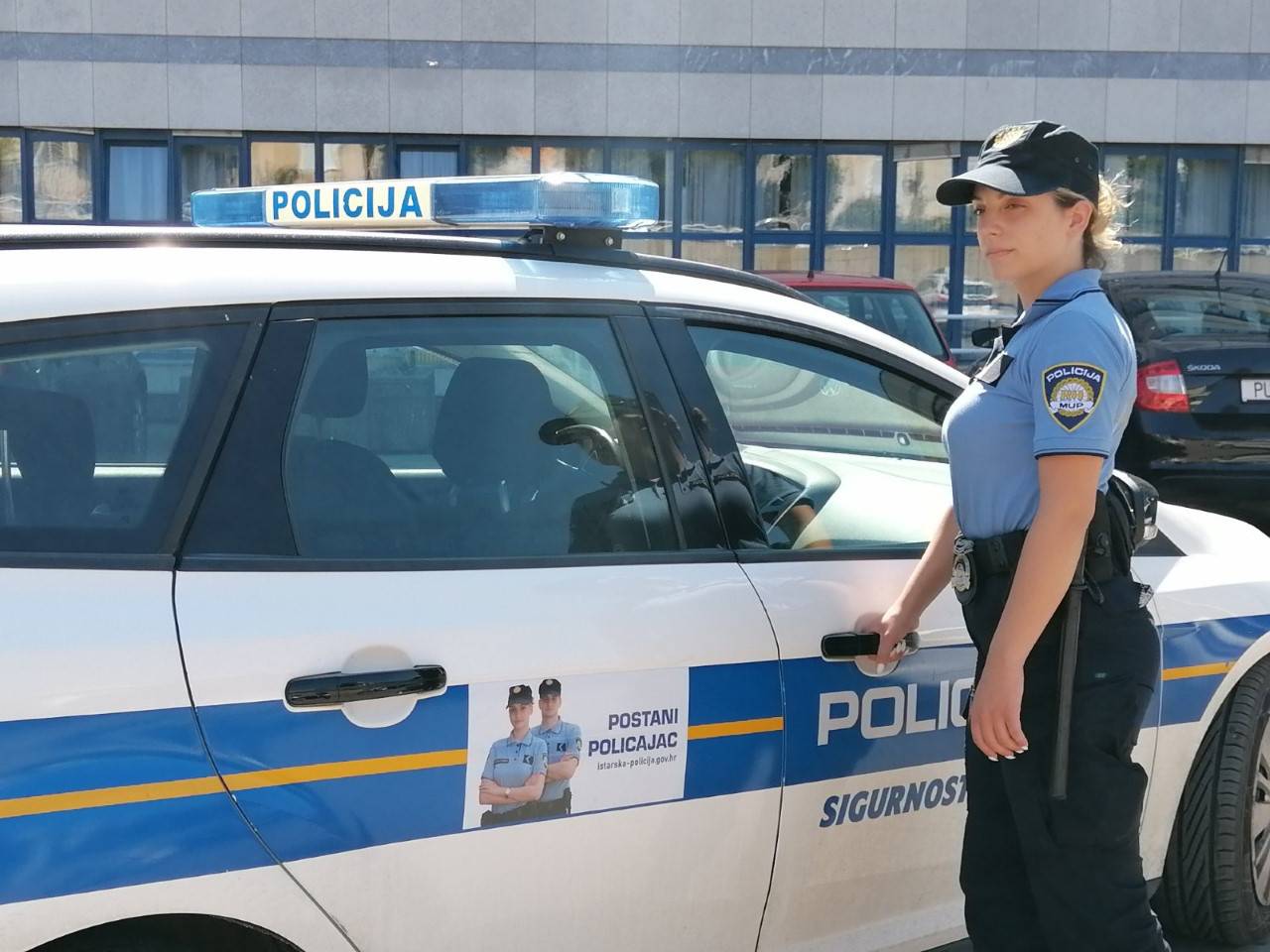 Policajka spasila tromjesečnu bebu iz užarenog auta u Puli: 'Nisam razmišljala ni sekunde'