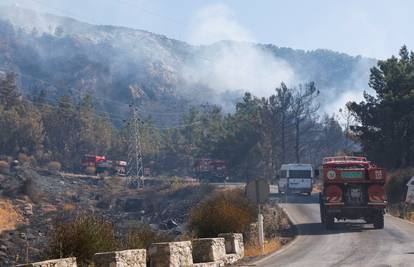 Šumski požar na jugozapadu Turske blizu hotela i stanova