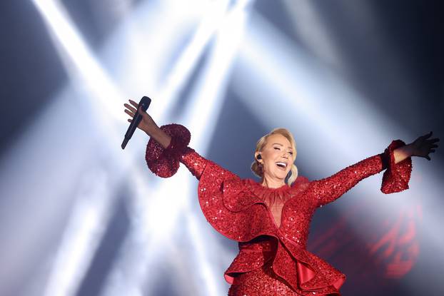 Lepa Brena odr&zcaron;ala drugi koncert u sarajevskoj Zetri