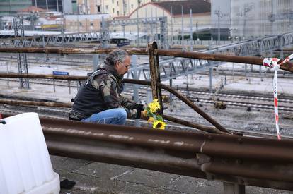 A Bus falls from overpass near Venice, Mestre, Italy - - 03 Oct 2023