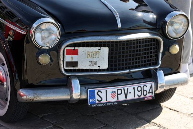Šibenik: Uskršnji Oldtimer Promo Tour na šibenskoj rivi 