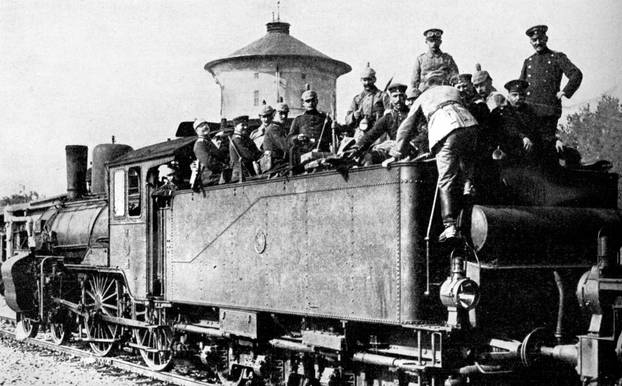 German troops travelling by train to the eastern front, First World War, 1914.