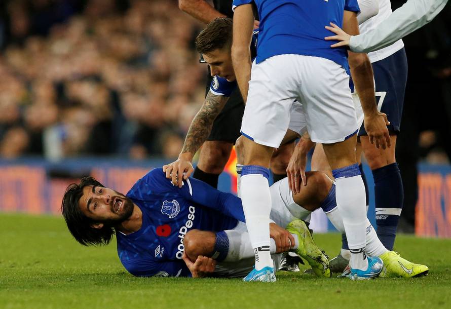 Premier League - Everton v Tottenham Hotspur