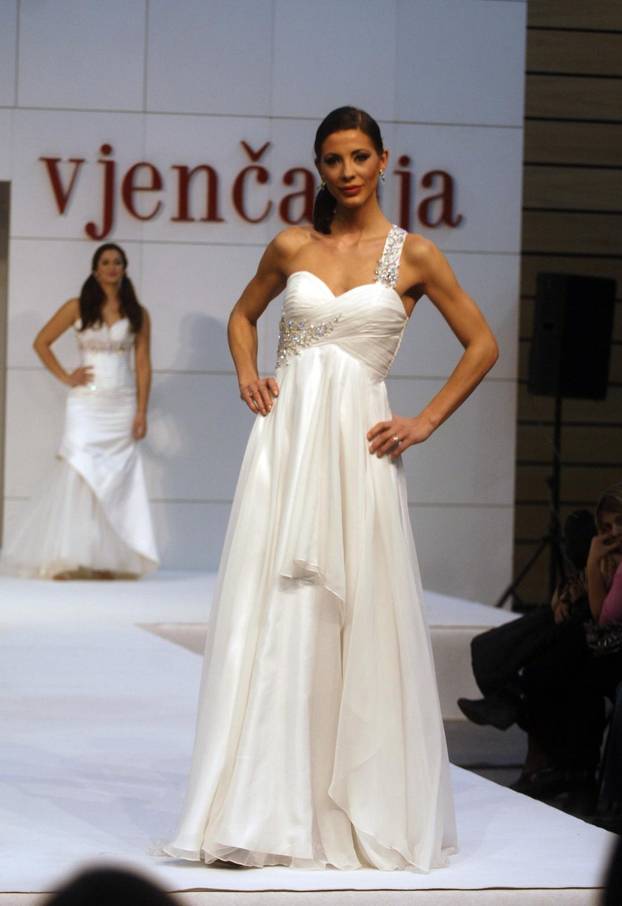 Rijeka: U sklopu sajma vjen?anja  brojni izlaga?i održali modne revije vjen?anica