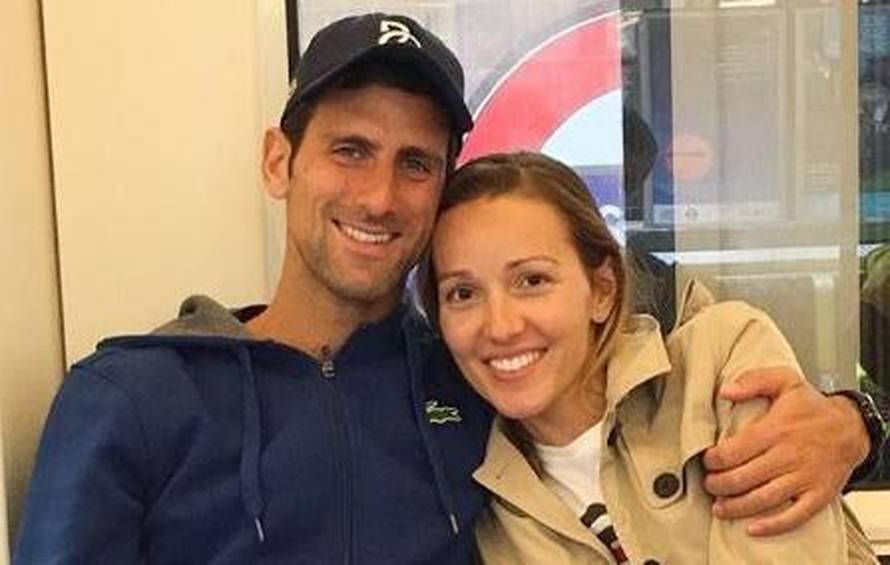 Novak i žena se našalili: Nakon poljupca je tenisač obrisao usta