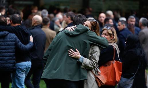 FOTO Dirljiv oproštaj od Aleša (48) u Novom Mestu: 'Jako mi je teško, bio mi je kao brat...'