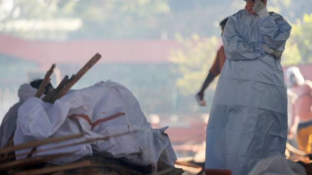 Rekordi padaju, bolnice su pod navalom, a bez kisika i kreveta: 'Indiju je zahvatila oluja zaraze'