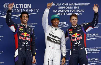 Hamiltonu pole position na VN Kine, dva Red Bulla odmah iza