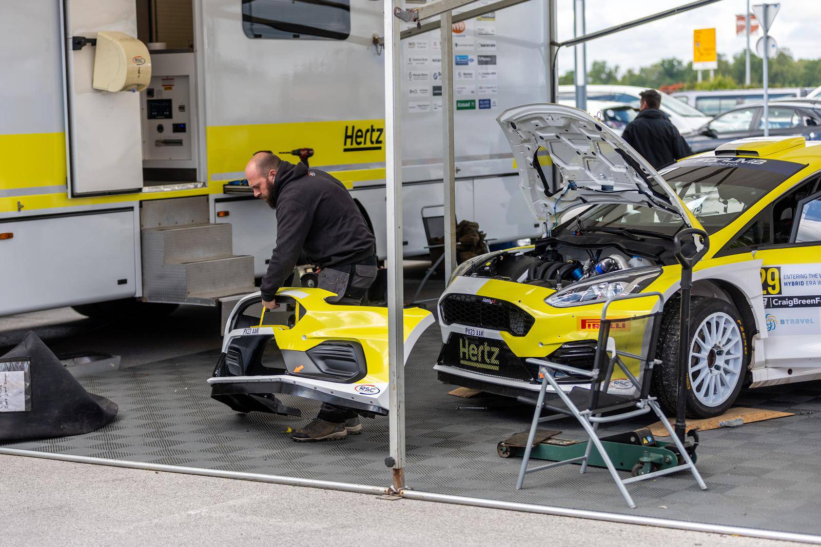 Zagreb: Pripreme i postavljanje servisnog parka uoči WRC Croatia Rallyja 2024. 