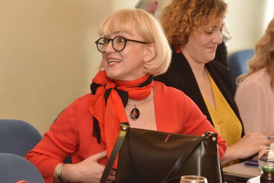 Ministrica Vesna BedekoviÄ u radnom posjetu Å ibensko-kninskoj Å¾upaniji