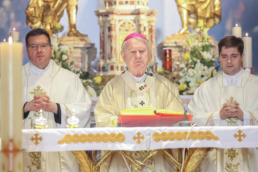 Split: Nedjelja Uskrsnuća Gospodinova - misu predvodi splitsko-makarski nadbiskup Zdenko Križić
