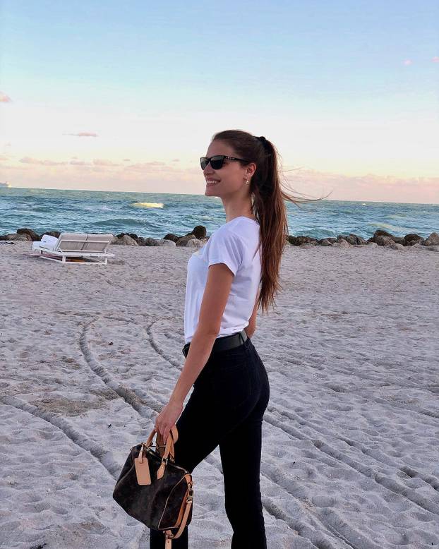 FOTO 'Trogirska Heidi Klum' na Poljudu: Voli Hajduk i brze aute, a zavidi joj i Victoria Beckham