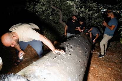 FOTO Neke su iranski napadi zatekli na ulici. Iron Dome rušio projektile. U Teheranu slavili