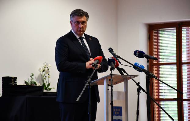 Plenković sudjelovao na svečanosti obilježavanja Dana Brodsko-posavske županije