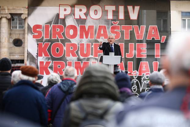 Zagreb, Prosvjed umirovljenika protiv siromaštva, korupcije i kriminala na glavnom gradskom Trgu