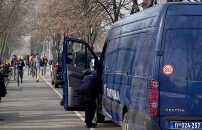 Policija privodi antivaksere, među njima sestra nekadašnjih košarkaških reprezentativki