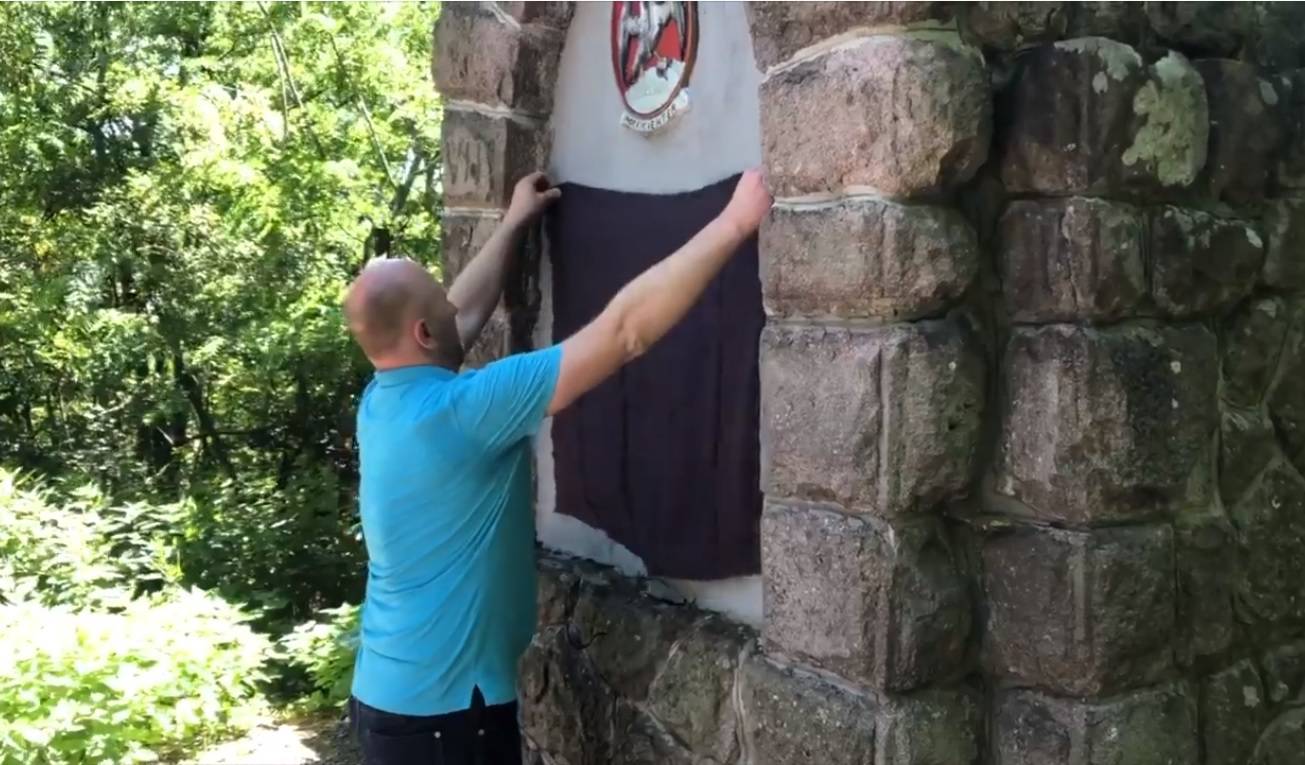 Petek je u Mađarskoj prekrio sporan Orbanov spomenik