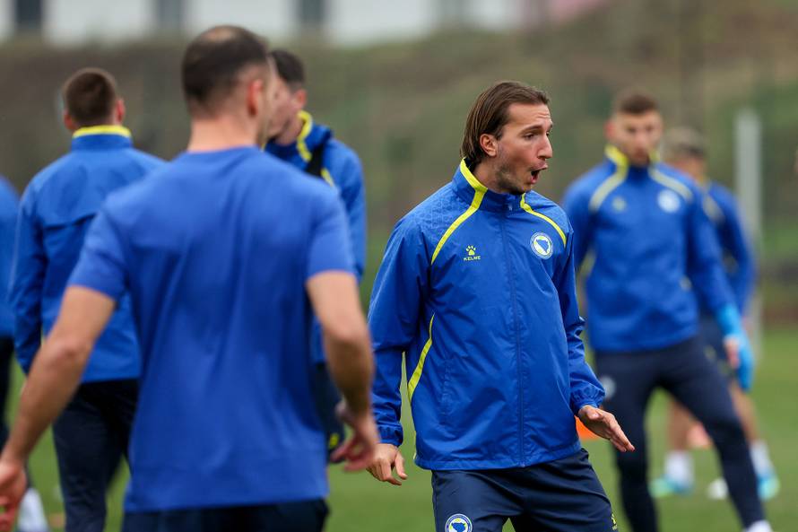Sarajevo: Trening nogometne reprezentacija BiH uoči finalne utakmice doigravanja za Svjetsko prvenstvo