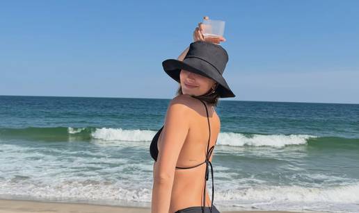 FOTO Bieberova supruga nosi samo tange! Pokazala bujnu guzu, pogledajte kako joj stoje