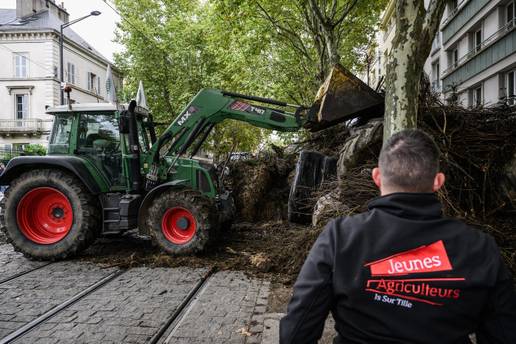 PRIJETI IM PROPAST: Zbog Mercosura poljoprivrednici &cacute;e morati prodavati OPG-ove?
