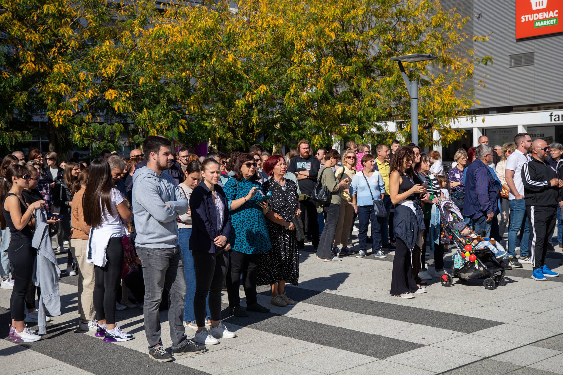 Osijek: Održano mirno okupljanje  povodom ubojstva studentice Miheale Berak