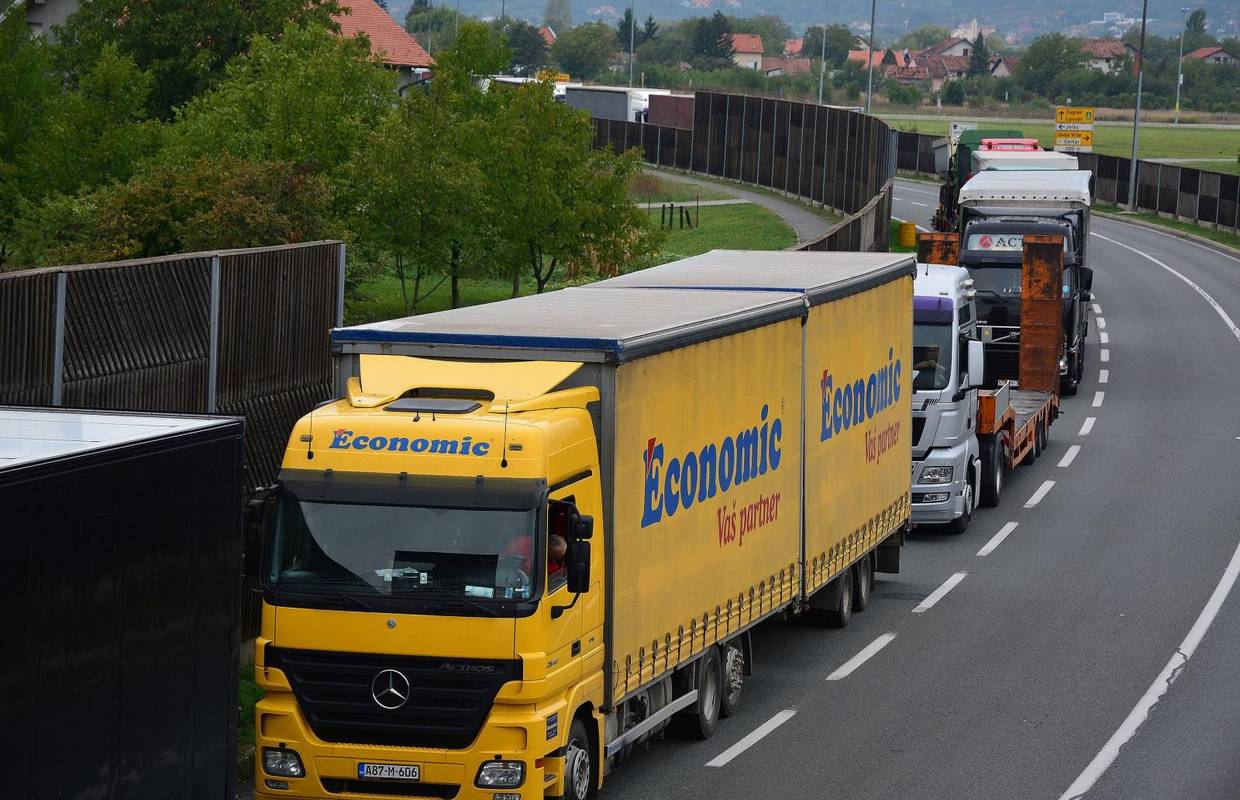 Vozači kamiona iz BiH najavili mogućnost blokade granice s Hrvatskom: 'Stanje je kaotično'