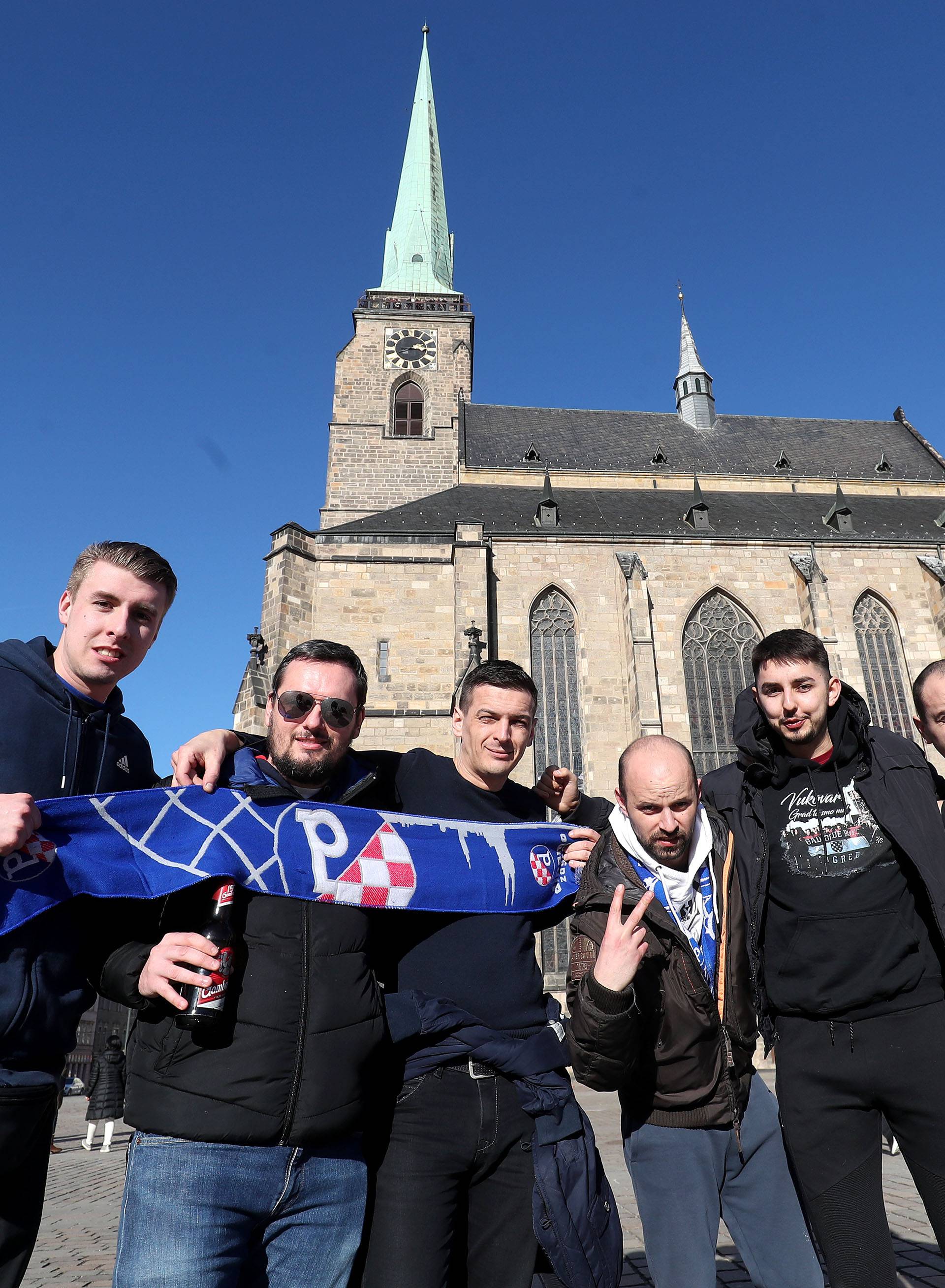 NavijaÄi Dinama u centru Plzena uoÄi utakmice UEFA Europa lige protiv Viktorie Plzen