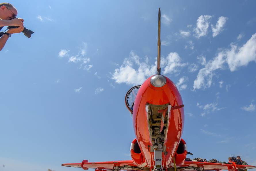 Kraljevska grupa Red Arrows posjetila je naša Krila Oluje