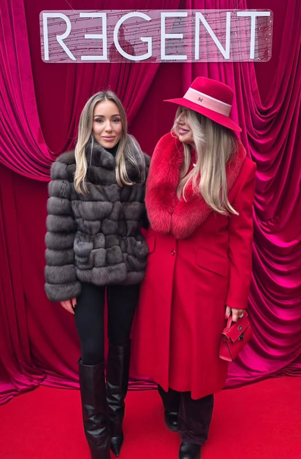 FOTO Todorići na okupu: Iva se istaknula u crvenoj kombinaciji