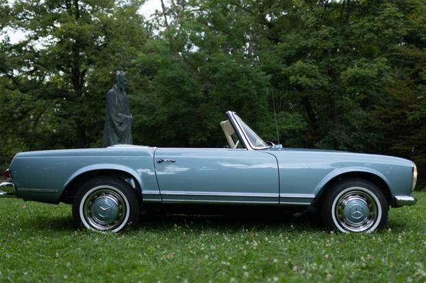 FOTO Automobil iz 1968. privlači pažnju po Zagrebu! Prodaje se za 235.000 €. Daju ga i za stan