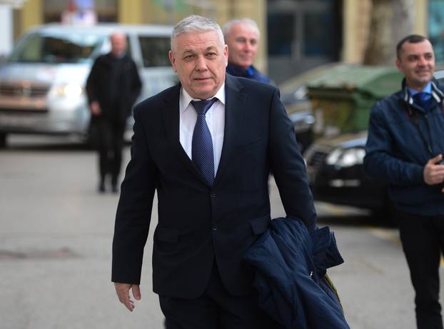 Zagreb: Dolazak ?lanova na sjednicu Predsjedni&scaron;tva i Nacionalnog vije?a HDZ-a 