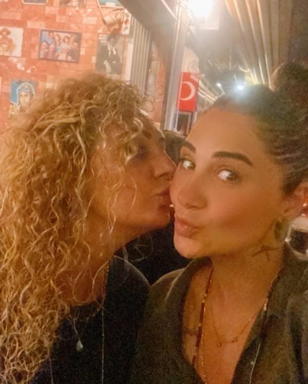 FOTO Trenerica u štiklama ruši barijere i ide u novu avanturu. Nazivaju je 'ženski Fatih Terim'