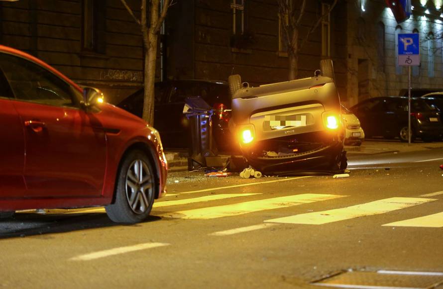 Skrivio nesreću u Zagrebu: Iz srednje trake skretao je lijevo