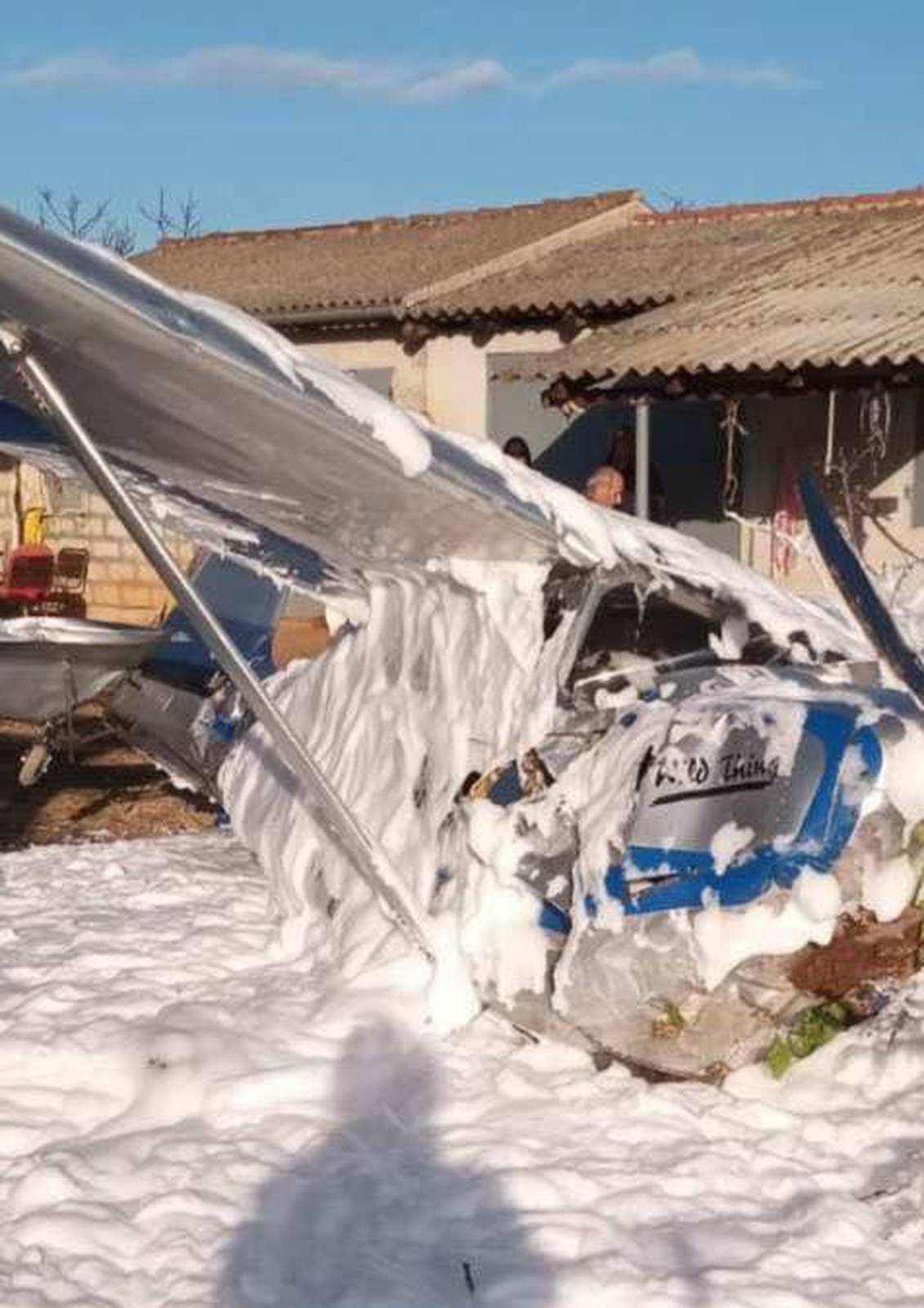 FOTO Ovo je avion koji se srušio u Vrsaru. Vatrogasci: 'Puštao je benzin. Mogao se i zapaliti...'