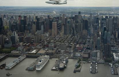 Slika za pamćenje: Enterprise na Boeingu letio oko N. Yorka