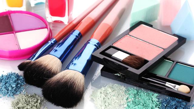 Trikovi za make-up: Baze za savršen ten i fiksatori šminke