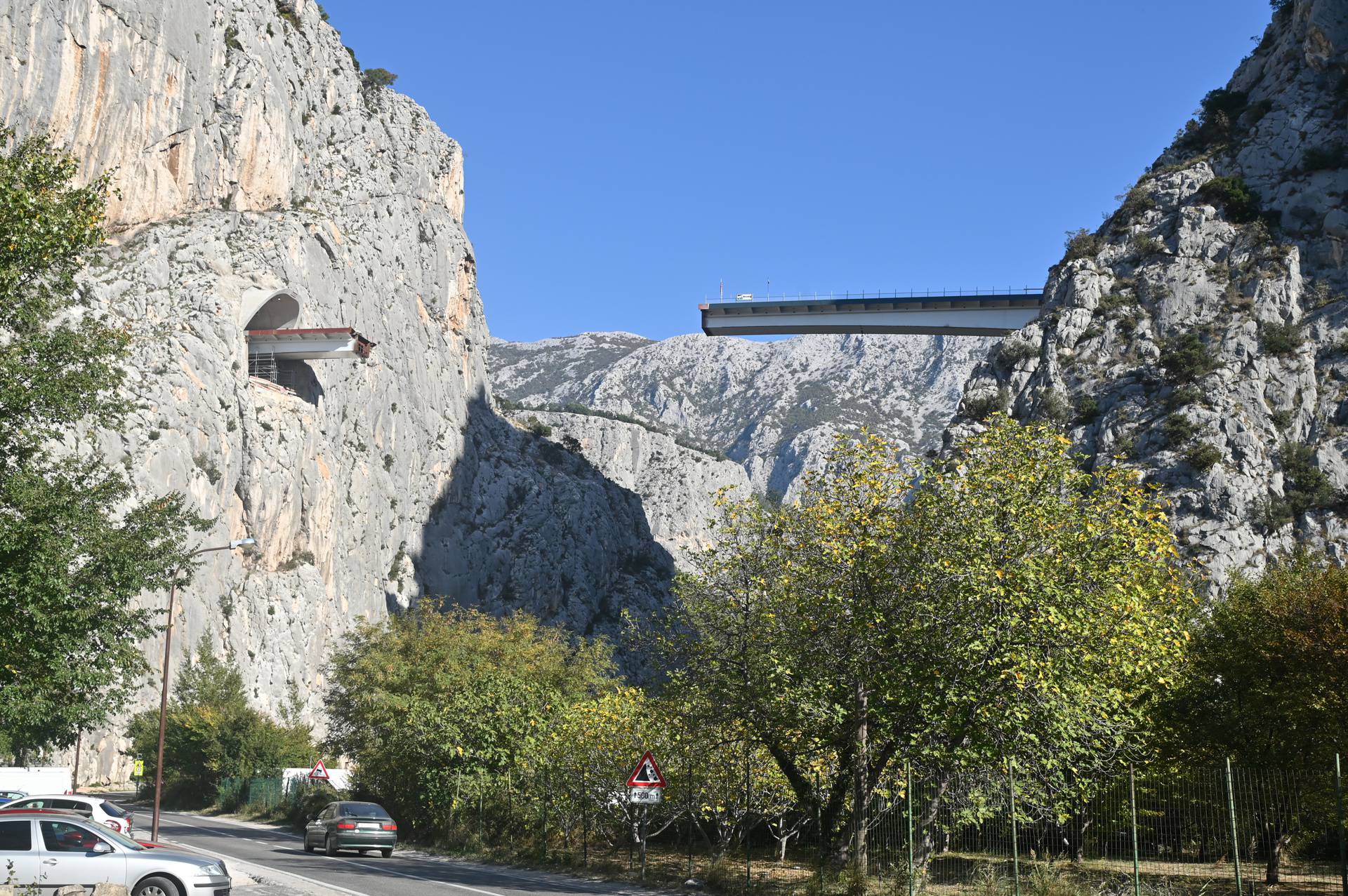 Omiš: Napredak gradnje najkompleksnijeg i najspektakularnijieg mosta u Hrvatskoj