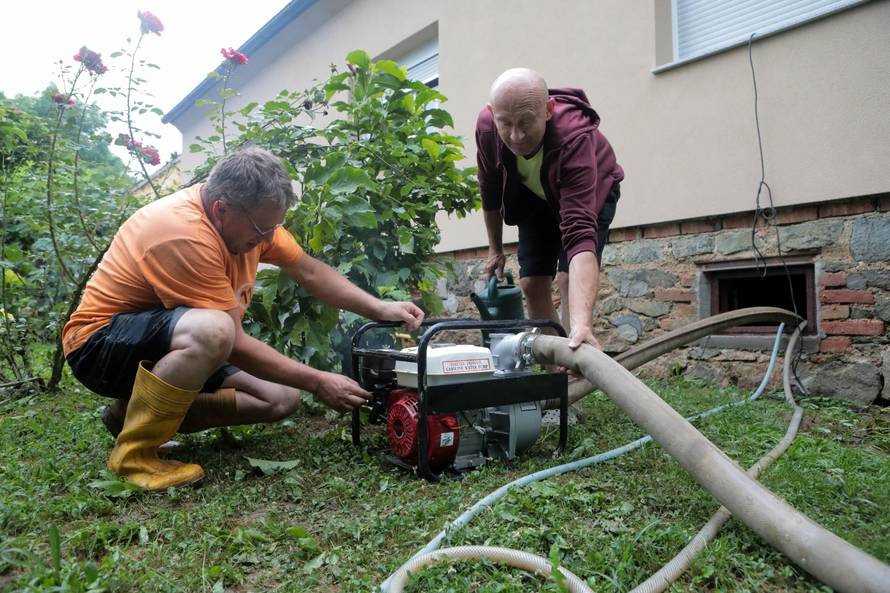 Poplave na području Našica: U nekim mjestima voda je prodrla u kuće
