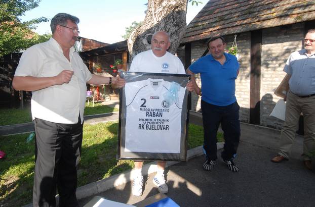 Bjelovar: Rukometa&scaron; Miroslav Pribani? Raban proslavio odlazak u mirovinu