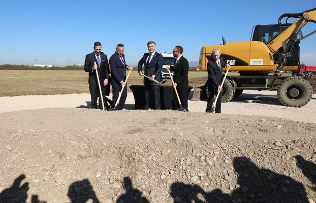 Svečano otvaranje gradilišta budućeg kampa Hrvatskog nogometnog saveza u Velikoj Gorici