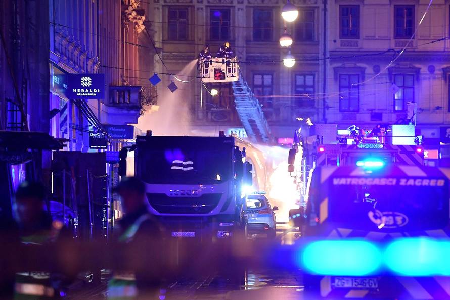 Požar u Frankopanskoj - pri sanaciji vodovodne cijevi probijena je i plinska, bagerist u bolnici