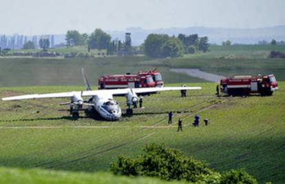 Ruski vojni zrakoplov zapalio se prilikom slijetanja u Češkoj