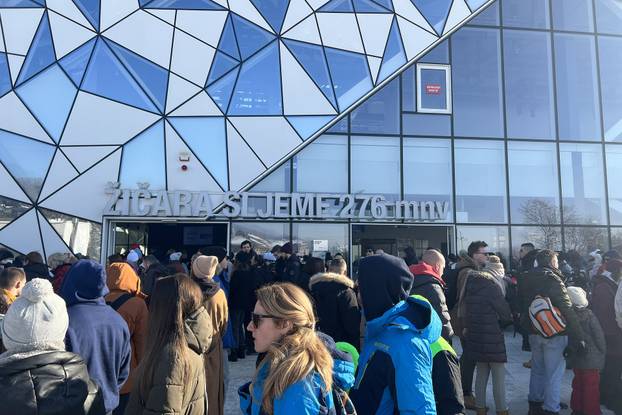 Zagreb: Velike gužve ispred sljemenske žičare