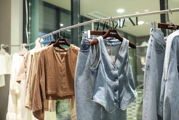 Zagreb: Lunilou & IZAKOVA store