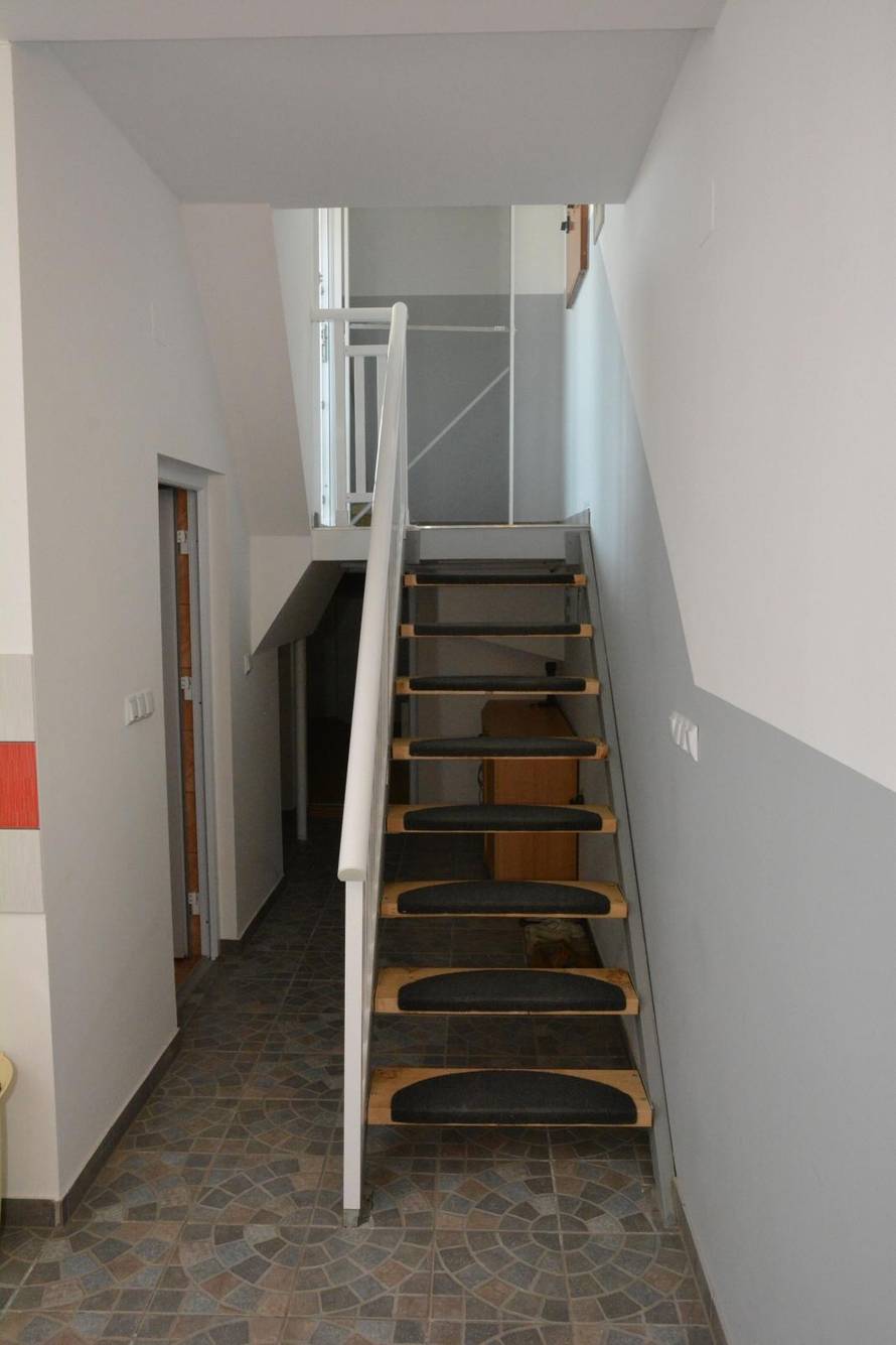 Dalj -  Brod-vikendica usidrena na obali Dunava u Dalju.